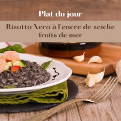 PLAT DU JOUR: Risotto Nero à l'encre de seiche aux fruits de mer et piperade de poivrons