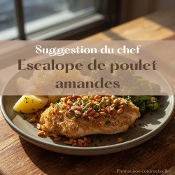 Escalope de poulet aux amandes, pommes de terre en persillade, brocolis aux noix wakamé